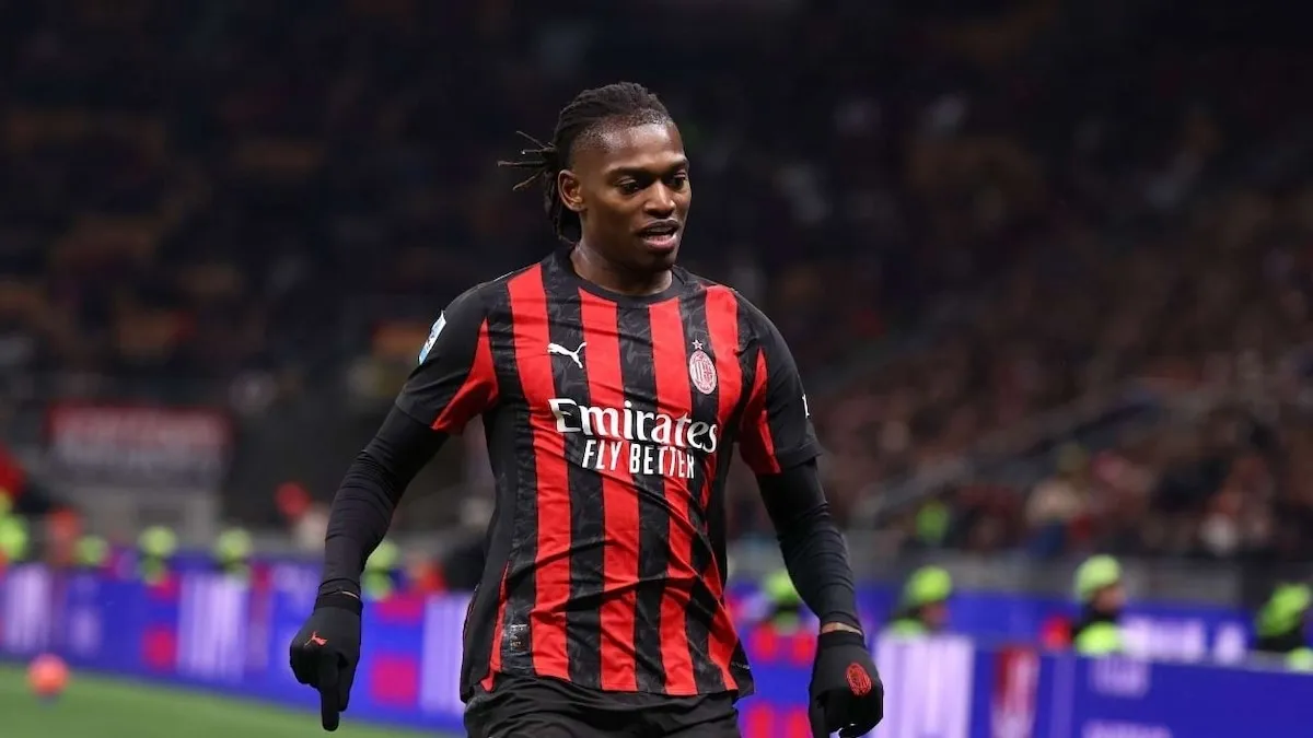 Milan, Rafael Leao divide i tifosi: Manchester United e Liverpool osservano