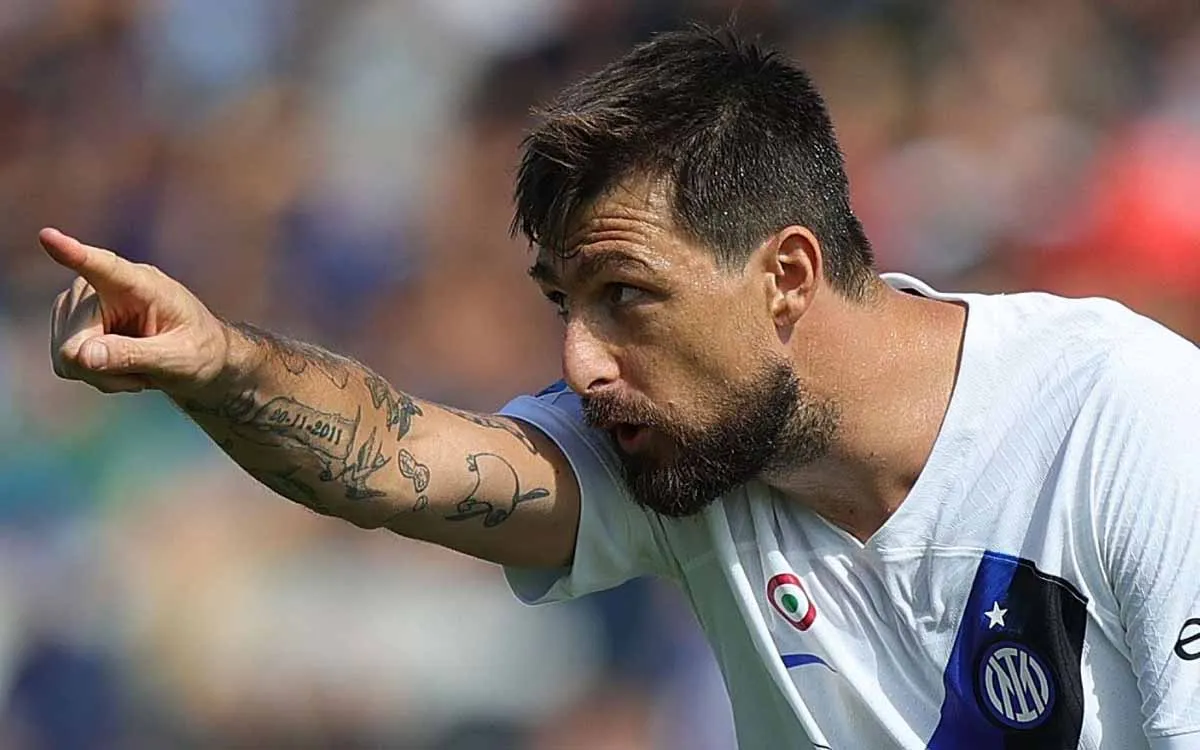 Calciomercato Inter - Acerbi sul piede di partenza: trattative live in corso