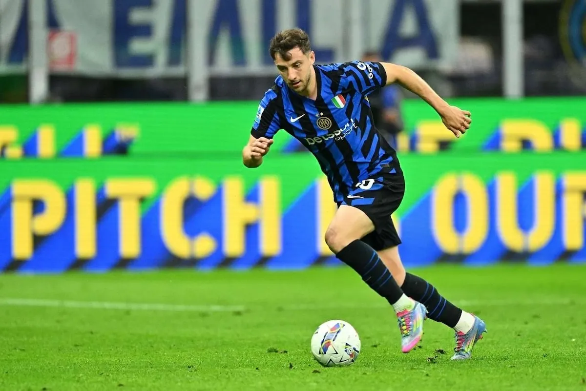 Calciomercato Inter, Carlos Augusto resta: Chivu blocca il jolly
