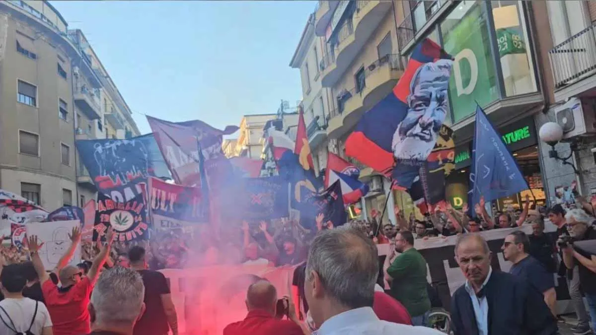 Serie C - Cosenza, tifosi contro la società. Cosa sta succedendo!