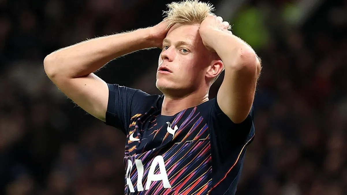 Napoli, Bergvall resta nei piani di Manna: il Tottenham complica l’affare